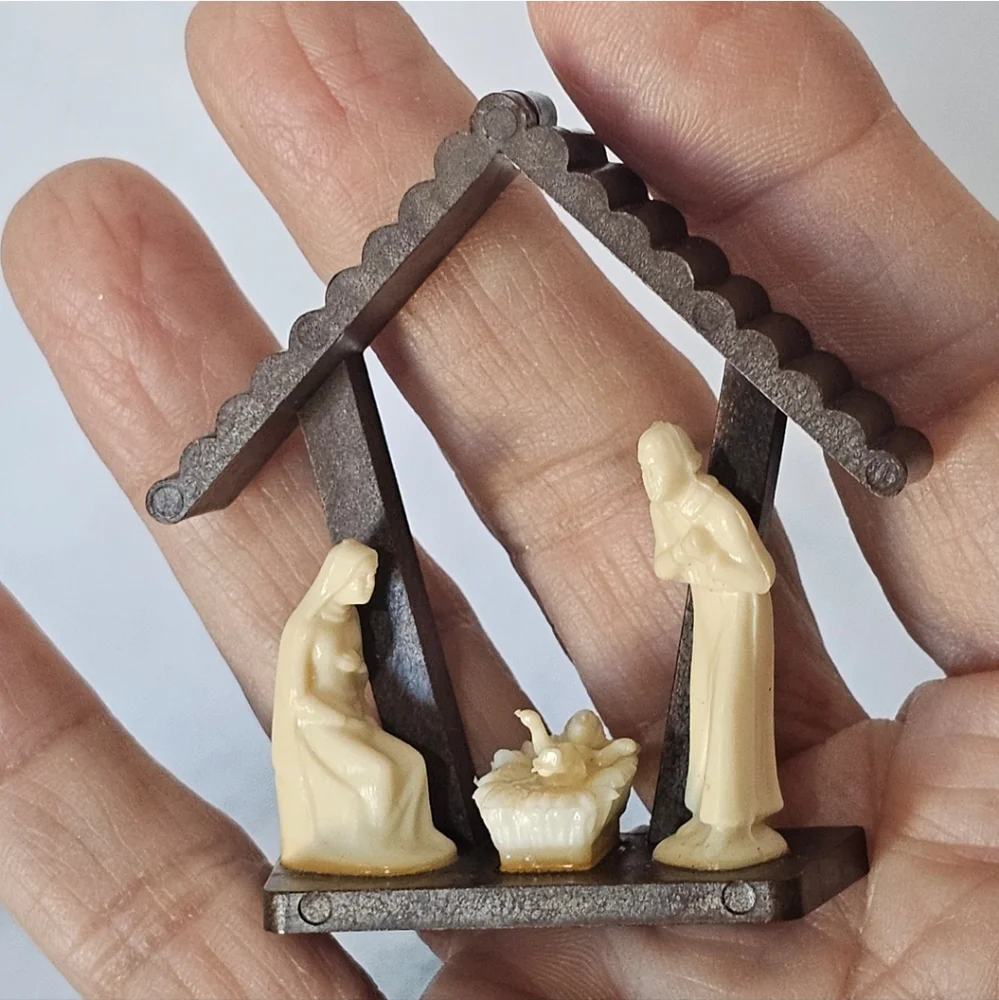 Nativity Figurine Ornament Plastic Mary Joseph Jesus Bethlehem Virgin Christmas